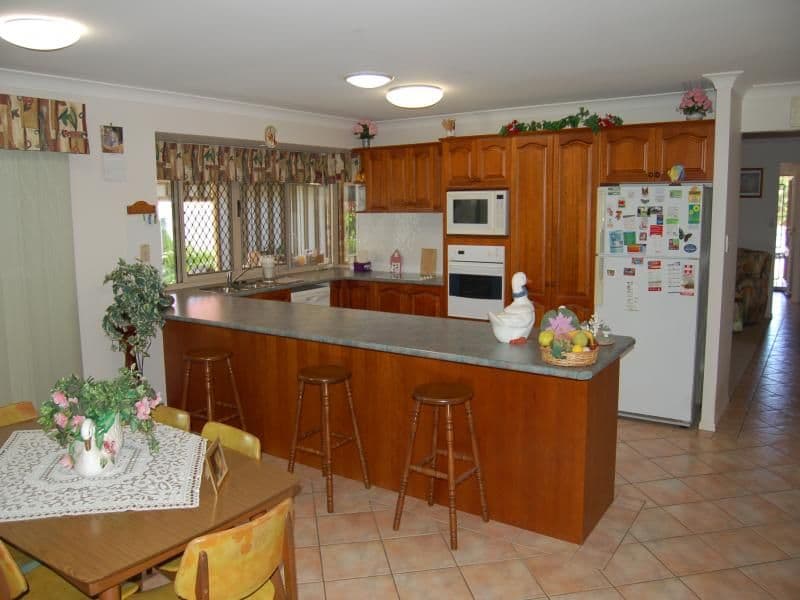 6  Trafalgar Court, STRATHPINE QLD 4500, Strathpine - Thumbnail 3