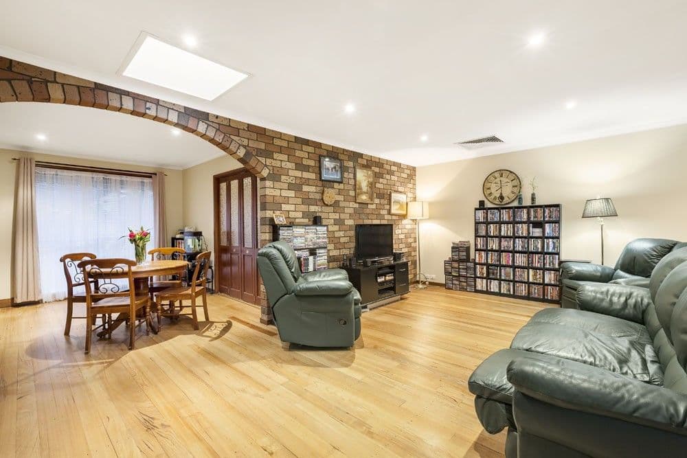 2 Chicquita Place, Mill Park VIC 3082, Mill Park - Thumbnail 2