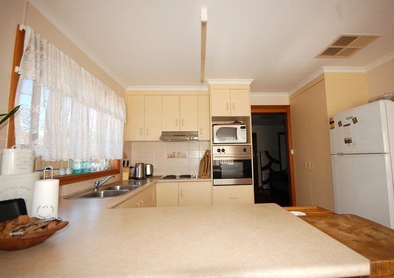6a Dussin Street, GRIFFITH NSW 2680, Griffith - Thumbnail 2