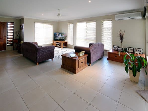 2 Meridian Court, BURDELL QLD 4818, Burdell - Image 1