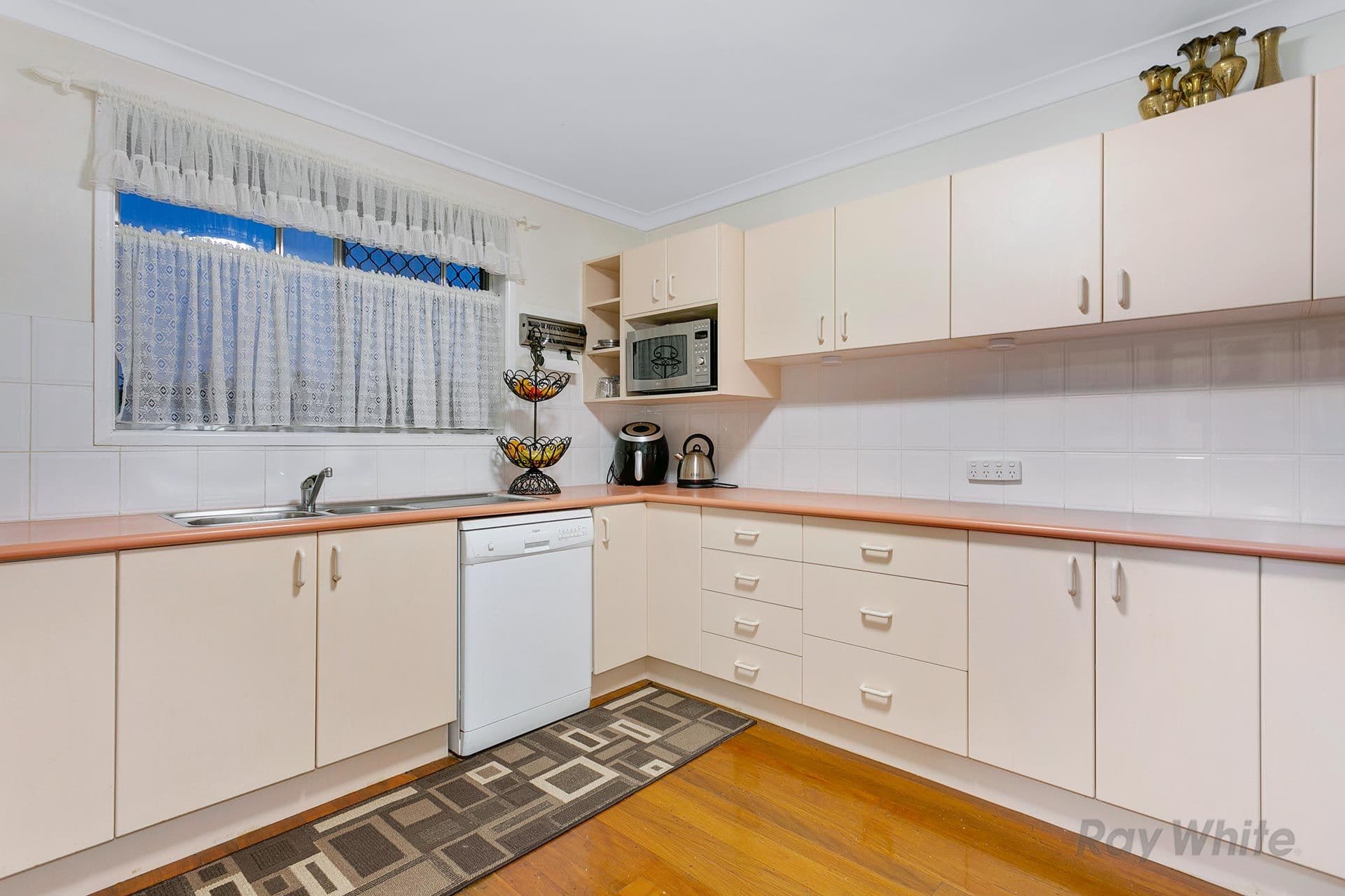 11 Lorrimore Street, Macgregor QLD 4109, Macgregor - Thumbnail 2
