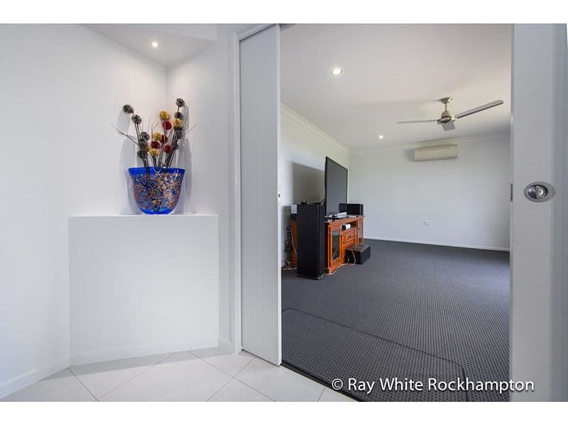 21 Tamarind Avenue, NORMAN GARDENS QLD 4701, Norman Gardens - Thumbnail 2