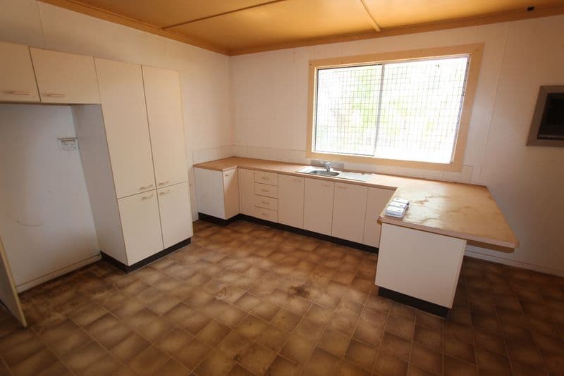 74 Cobb Street, Charleville QLD 4470, Charleville - Thumbnail 4