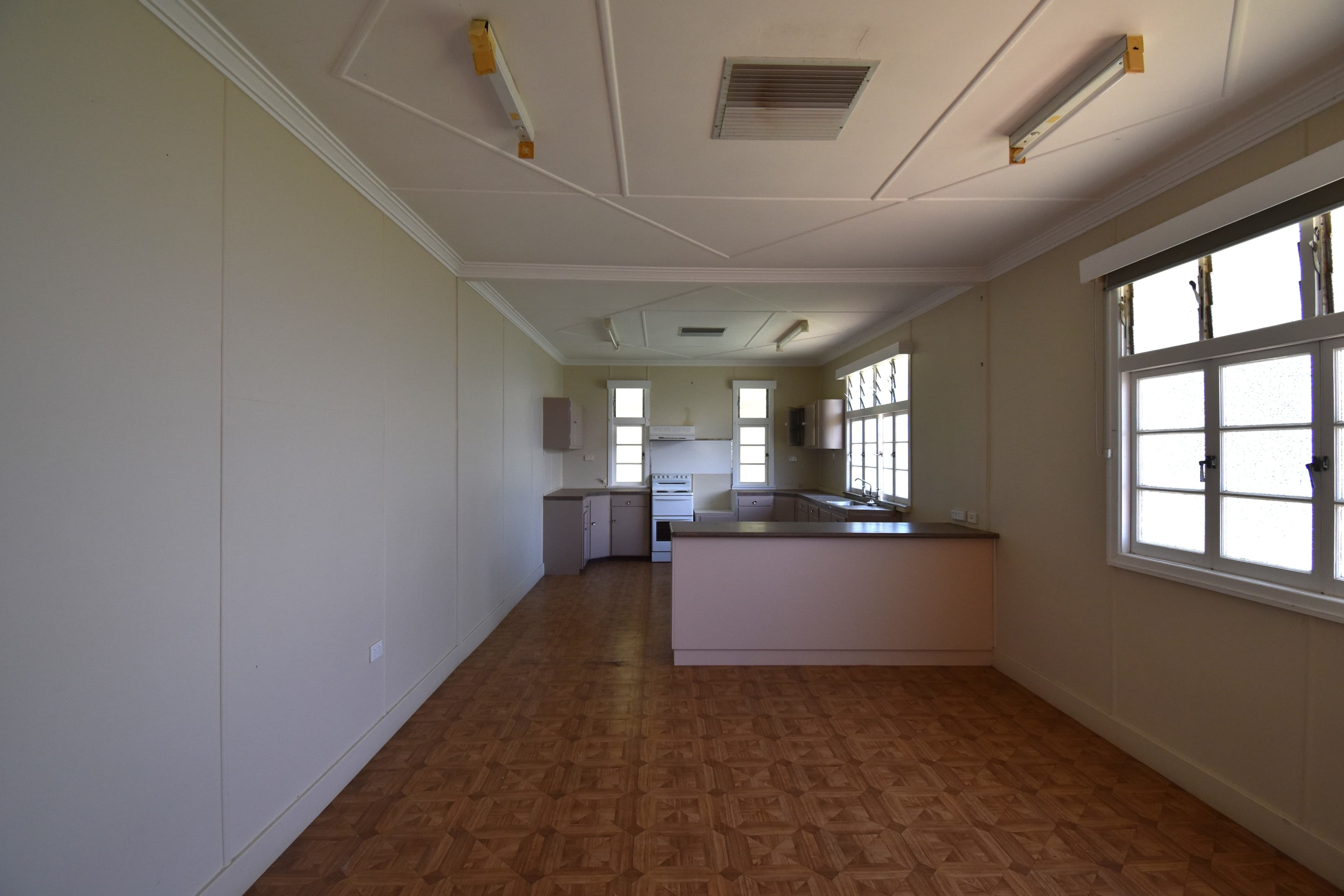 115 Emu Street, Longreach QLD 4730, Longreach - Thumbnail 5