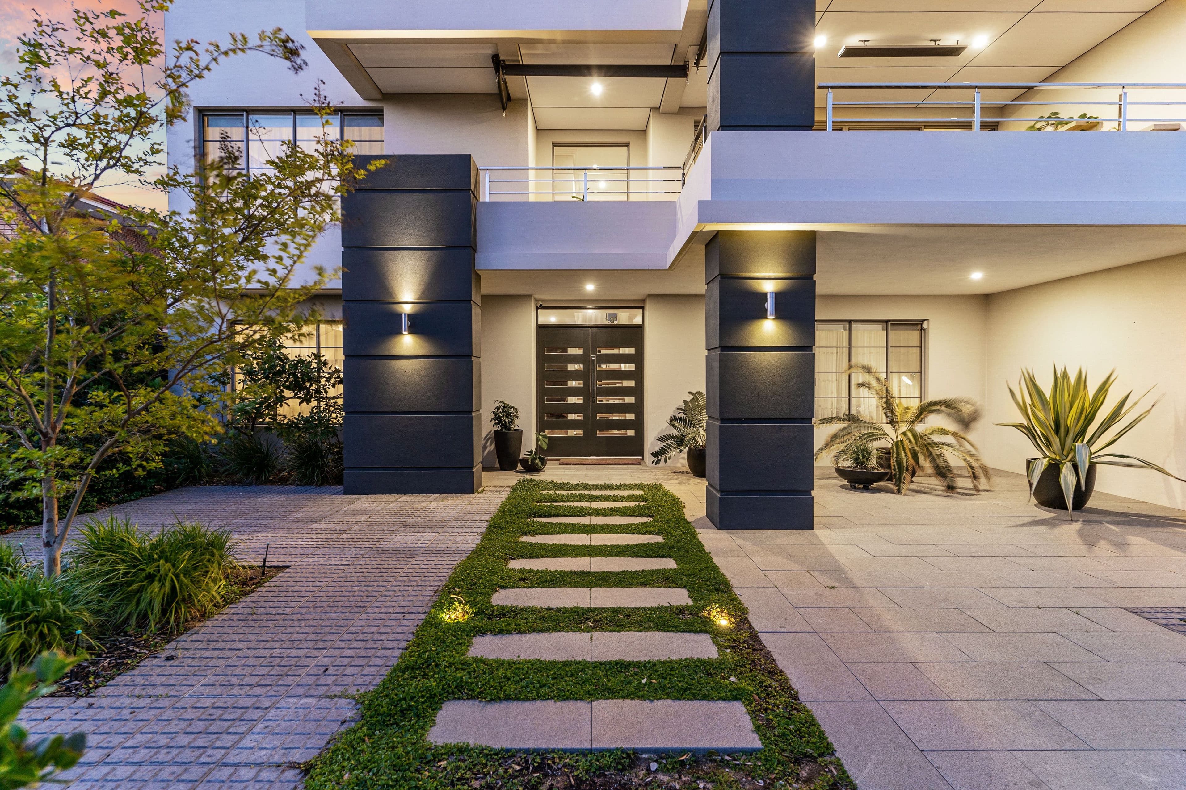 35 Robin Avenue, Sorrento WA 6020, Sorrento - Thumbnail 2