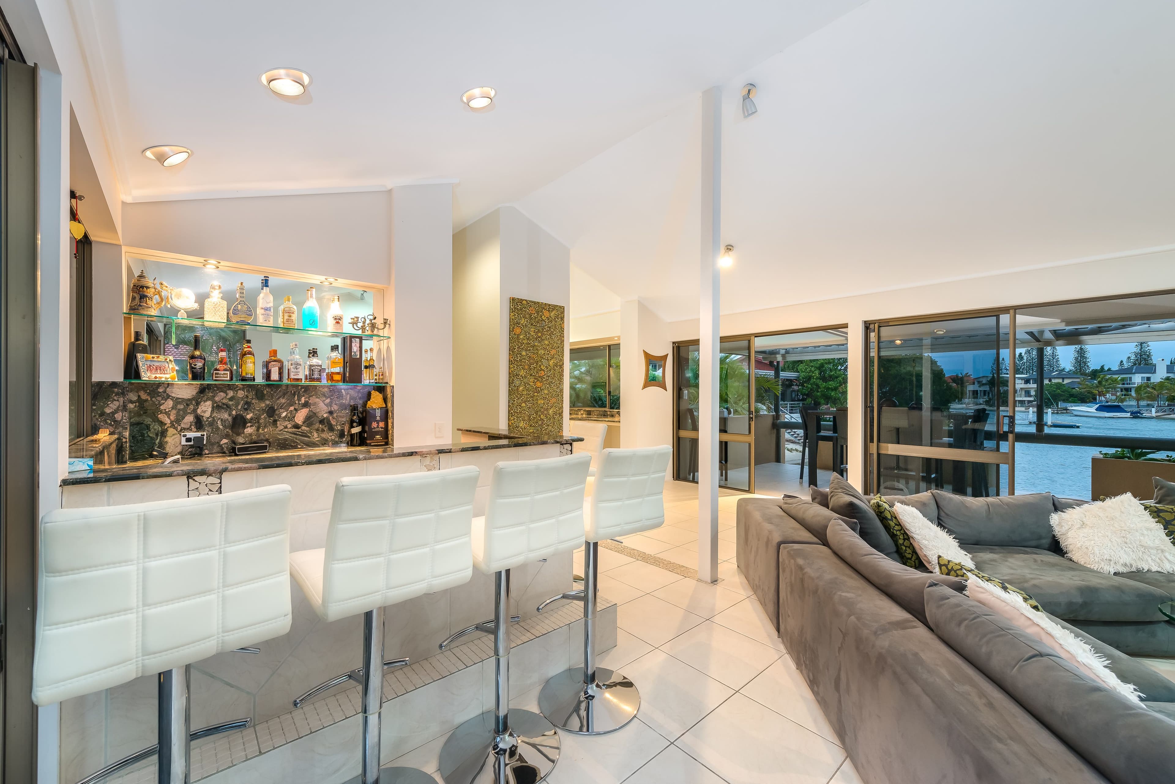 70 Commodore Drive, SURFERS PARADISE QLD 4217, Surfers Paradise - Thumbnail 5