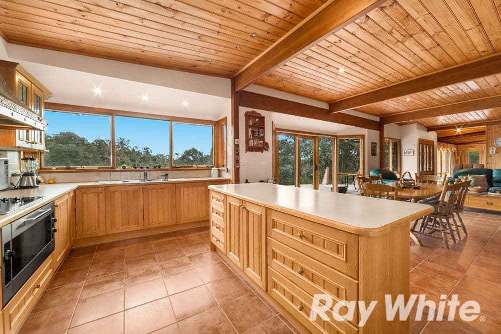 110 Heather Avenue, Hurstbridge VIC 3099, Hurstbridge - Thumbnail 4