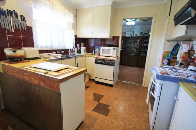 41 Hurlstone Avenue, Glenfield NSW 2167, Glenfield - Thumbnail 7