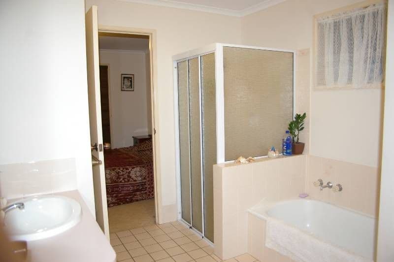 10 Maryleigh Street, DECEPTION BAY QLD 4508, Deception Bay - Thumbnail 6
