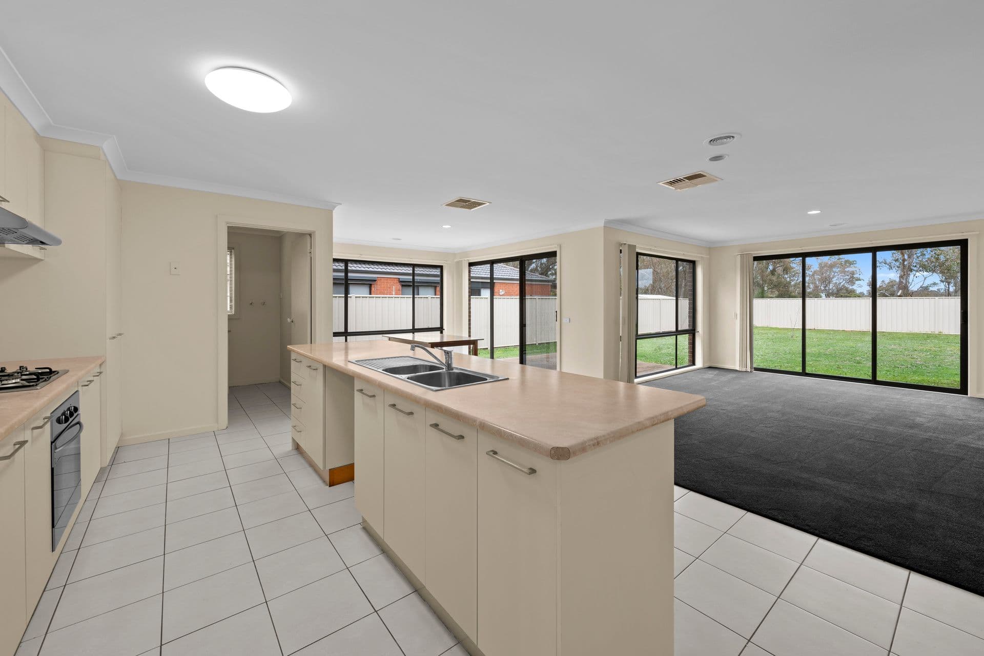 24 Fraser Street, Benalla VIC 3672, Benalla - Thumbnail 6