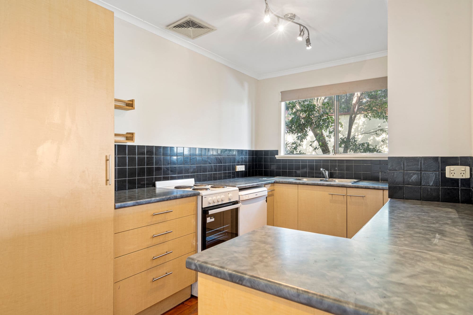 65 Smith Road, Woodridge QLD 4114, Woodridge - Thumbnail 6