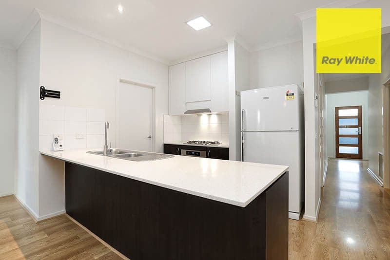 4 Solo Street, Point Cook VIC 3030, Point Cook - Thumbnail 2