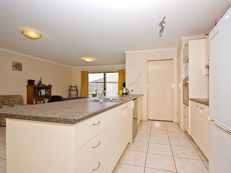 40 Hawthorne Street, FOREST LAKE QLD 4078, Forest Lake - Thumbnail 4