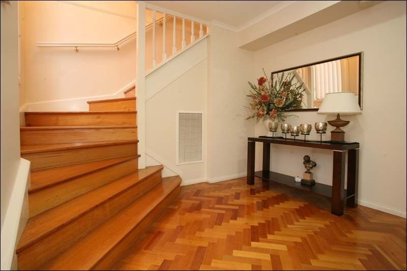 4 James West Street, GLEN WAVERLEY VIC 3150, Glen Waverley - Thumbnail 2