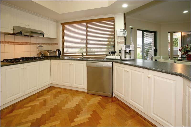 4 James West Street, GLEN WAVERLEY VIC 3150, Glen Waverley - Thumbnail 3