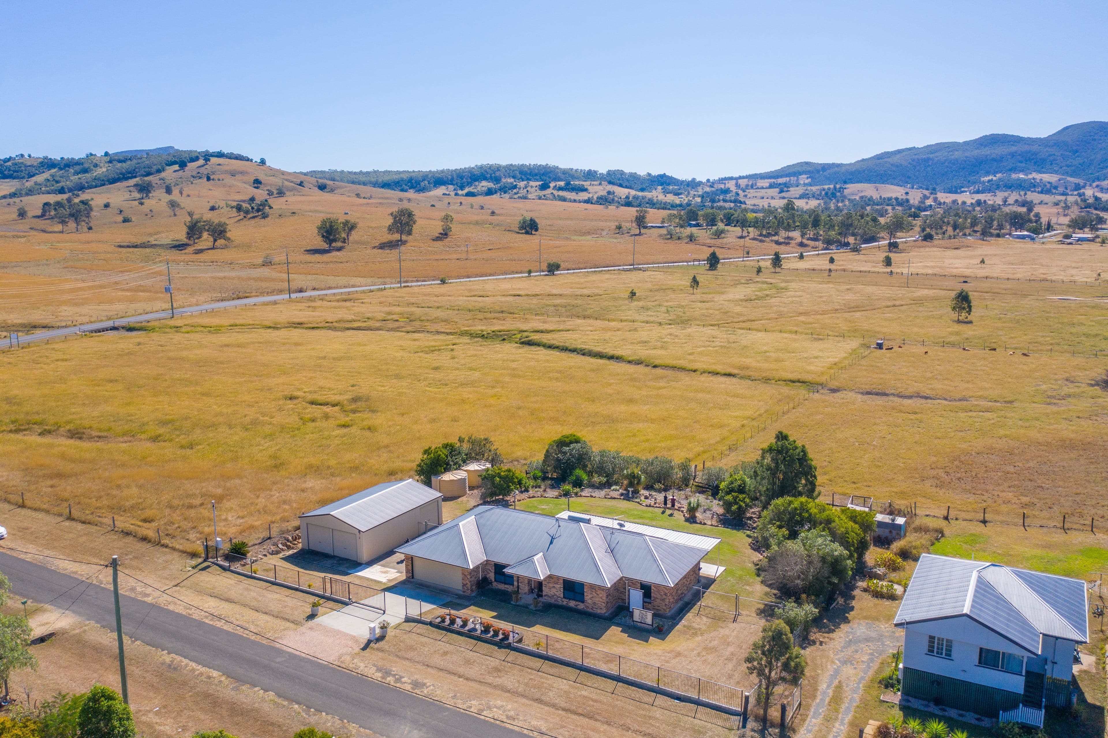 13 McLaughlin Street, Mount Alford QLD 4310, Mount Alford - Thumbnail 2