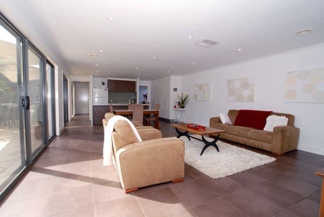 17 Christina Court, WERRIBEE VIC 3030, Werribee - Thumbnail 3