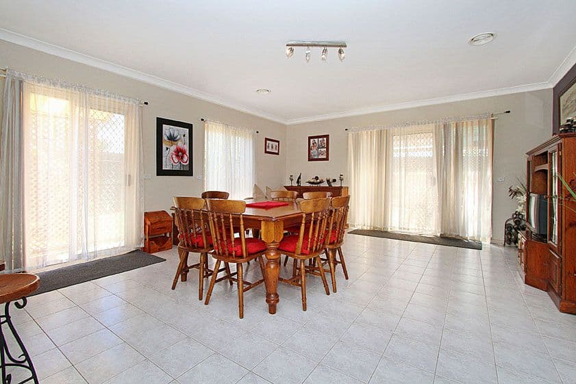 79 Grenda Drive, MILL PARK VIC 3082, Mill Park - Thumbnail 5