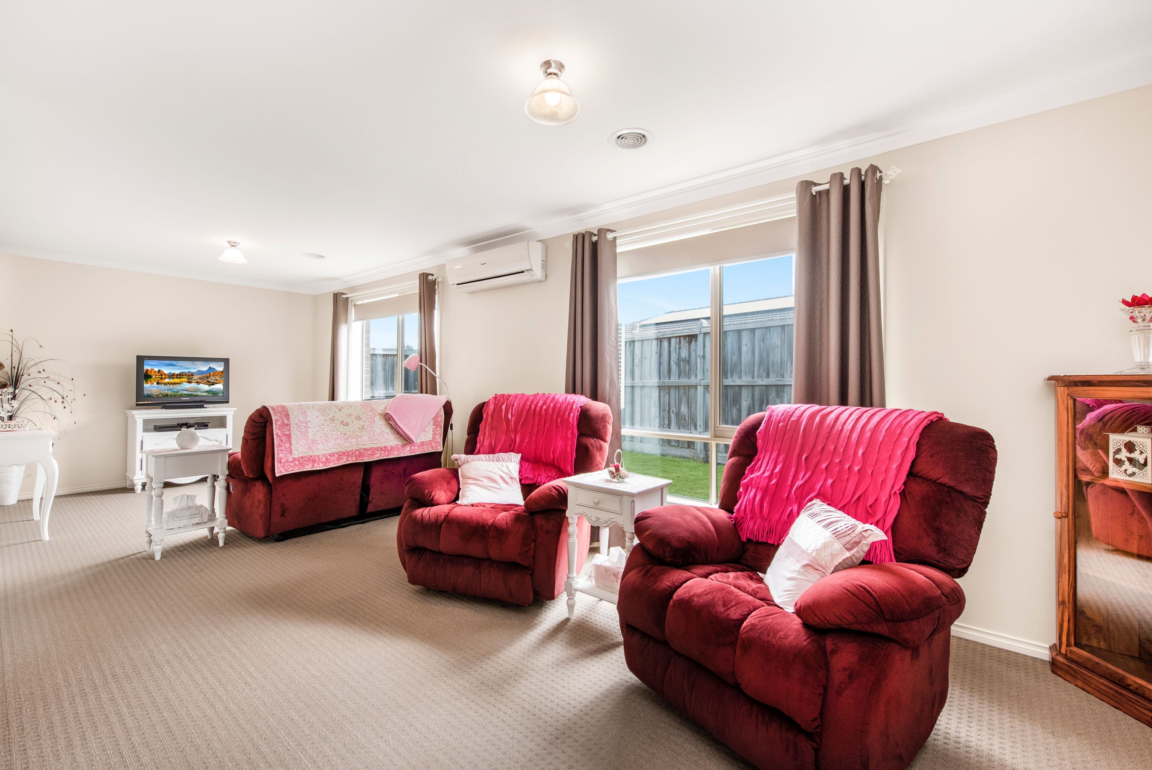 22 Vanessa Circuit, Pakenham VIC 3810, Pakenham - Thumbnail 2