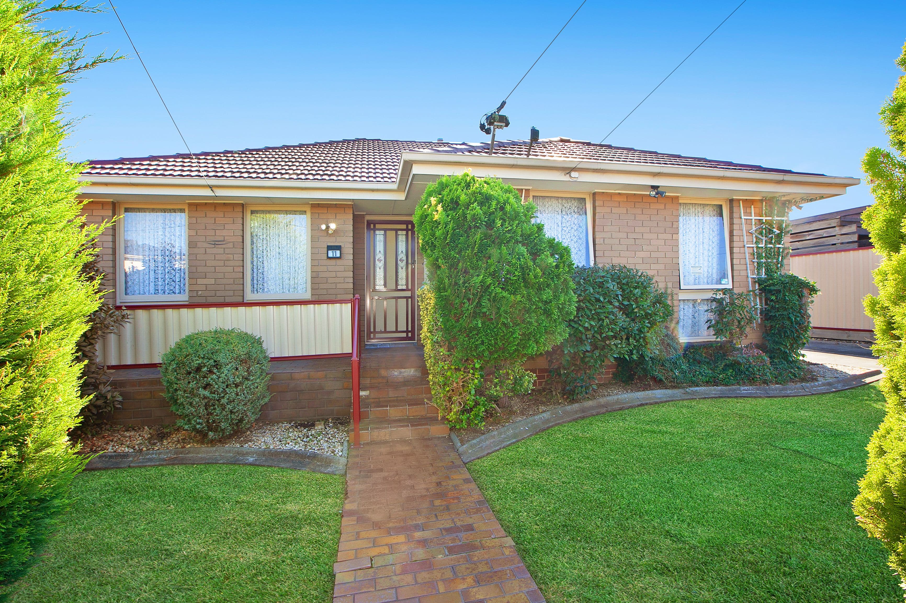 11 Gyra Court, Bundoora VIC 3083, Bundoora - Thumbnail 2