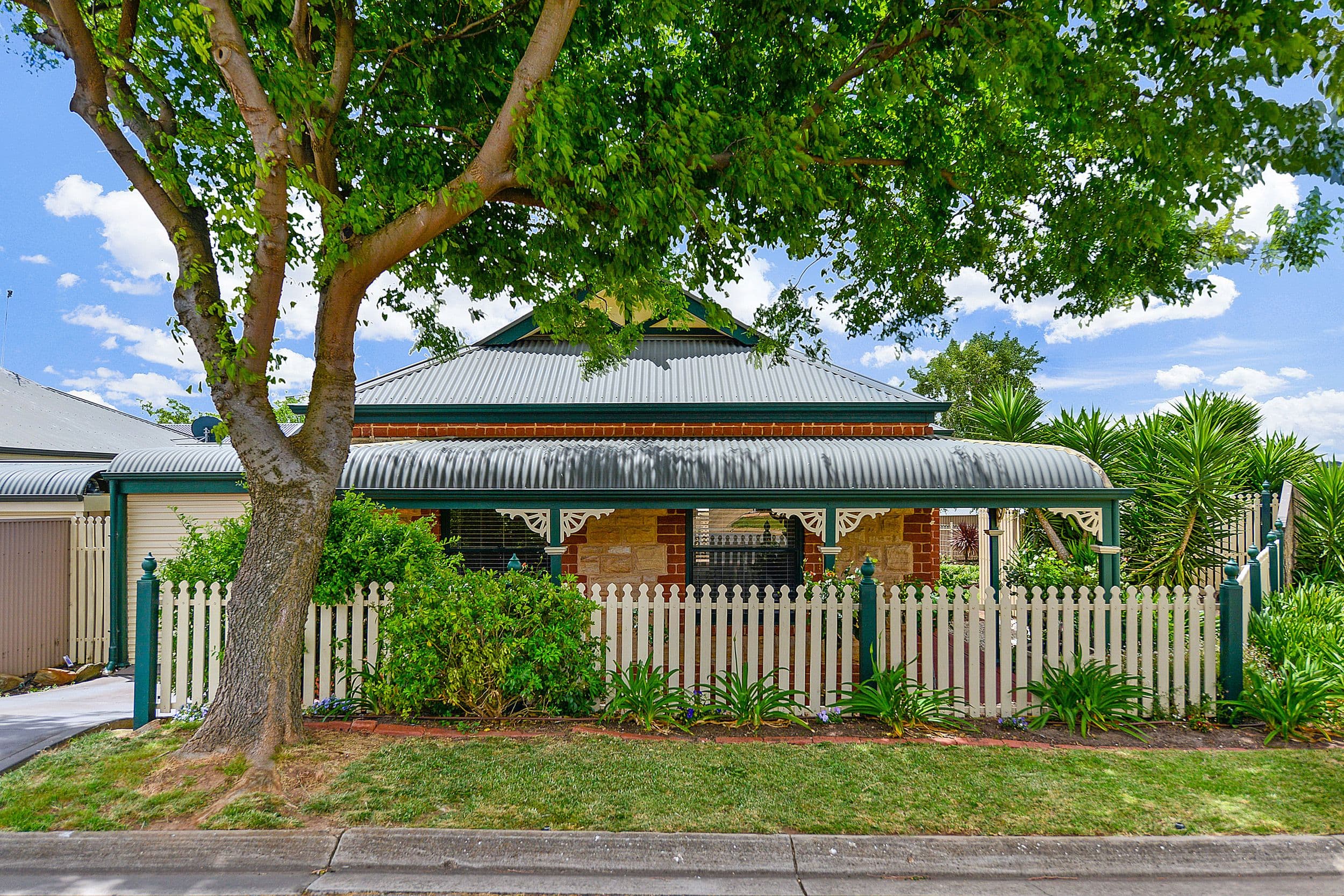 1 Farnell Place, Greenwith SA 5125, Greenwith - Image 1