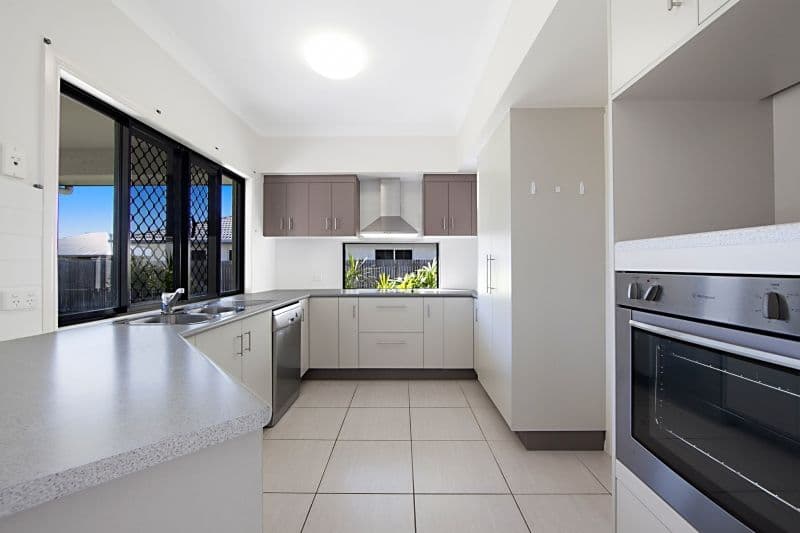 11 Ningaloo Crescent, BURDELL QLD 4818, Burdell - Thumbnail 5