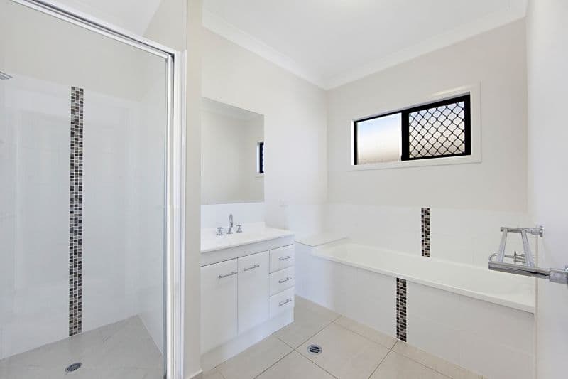 11 Ningaloo Crescent, BURDELL QLD 4818, Burdell - Thumbnail 8