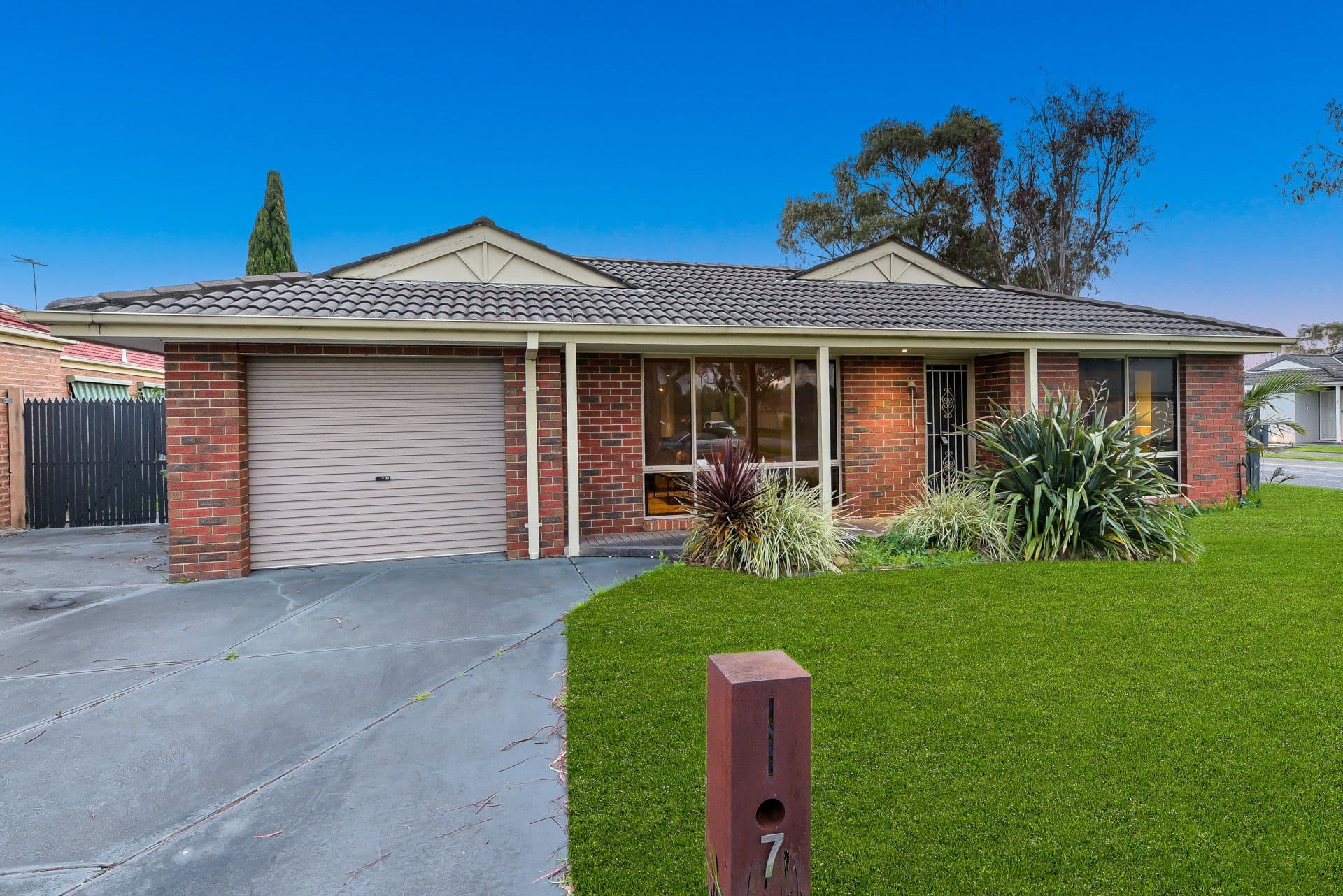 7 Grand Arch Way, Berwick VIC 3806, Berwick - Thumbnail 2