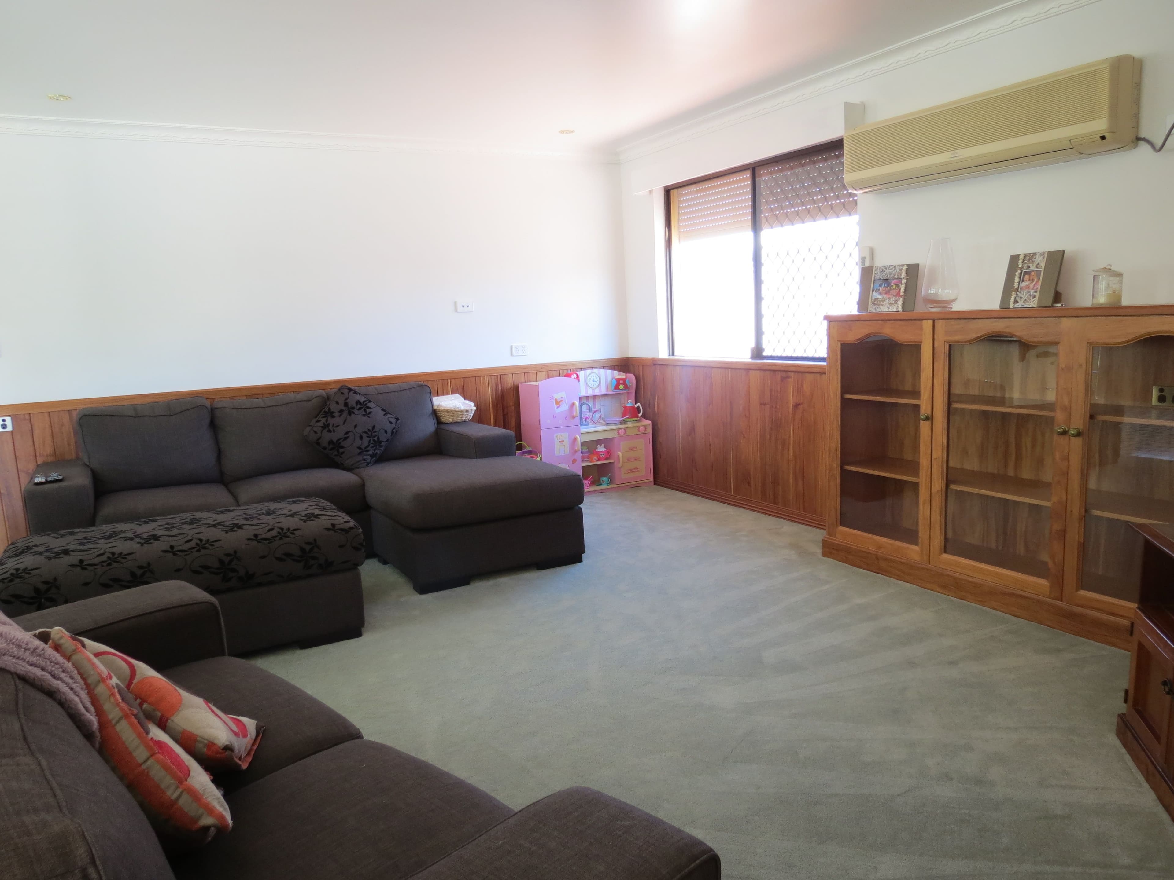8 Martin Place, Emerald QLD 4720, Emerald - Thumbnail 4