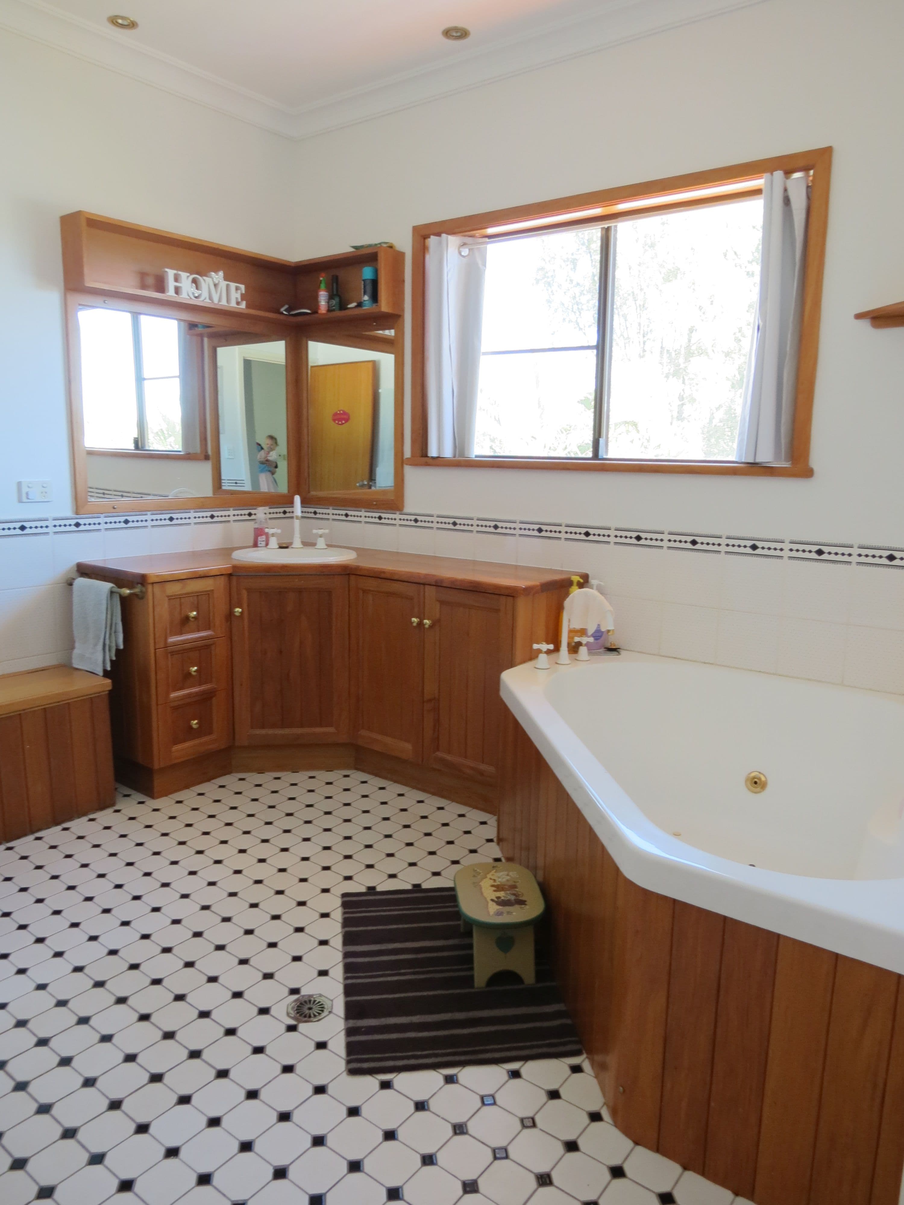 8 Martin Place, Emerald QLD 4720, Emerald - Thumbnail 8