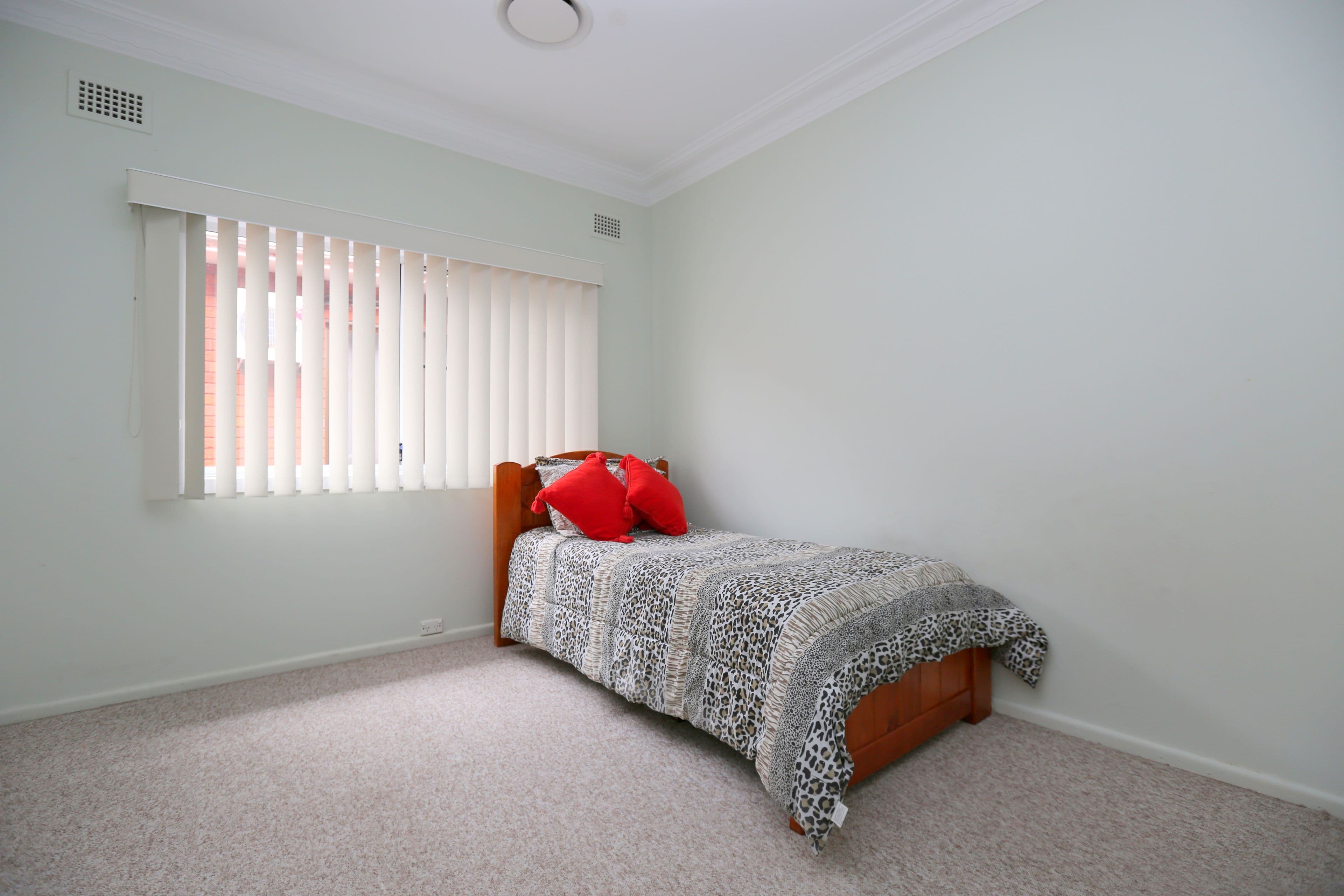 18 Collins Crescent, Yagoona - Thumbnail 3
