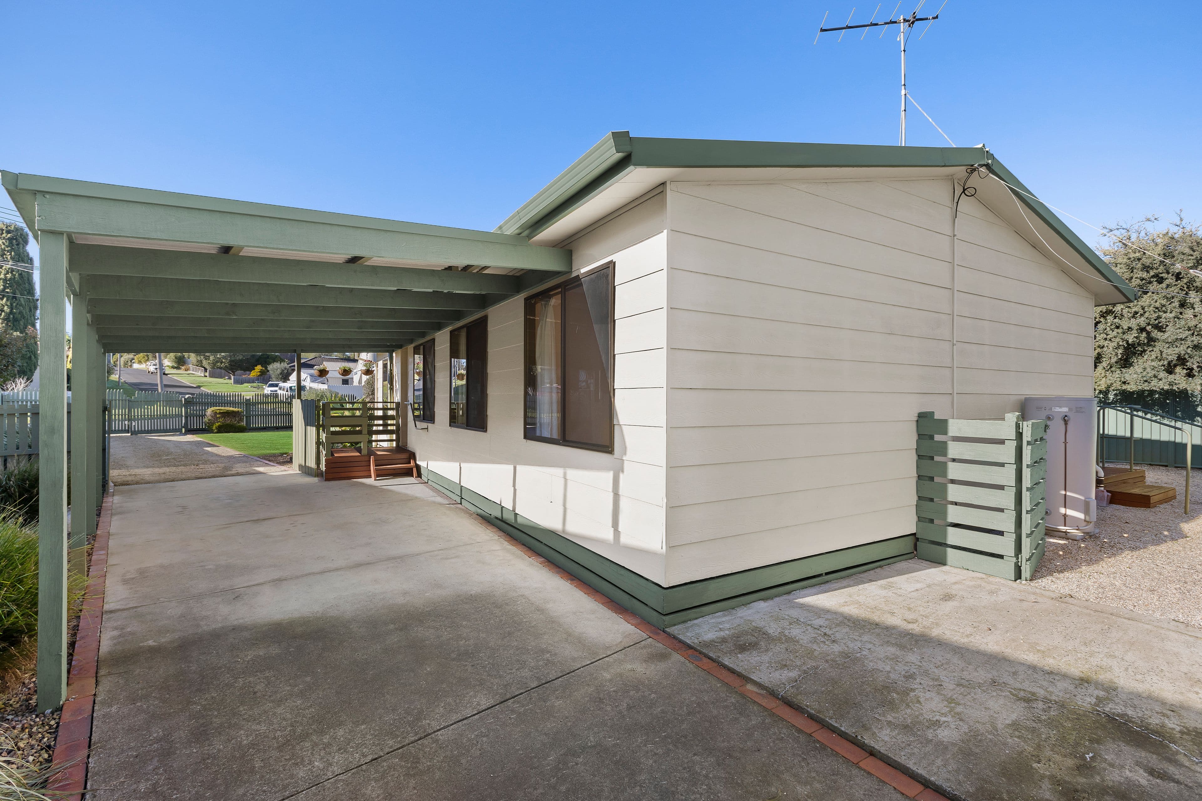 8 Achilpa Avenue, Clifton Springs VIC 3222, Clifton Springs - Thumbnail 2