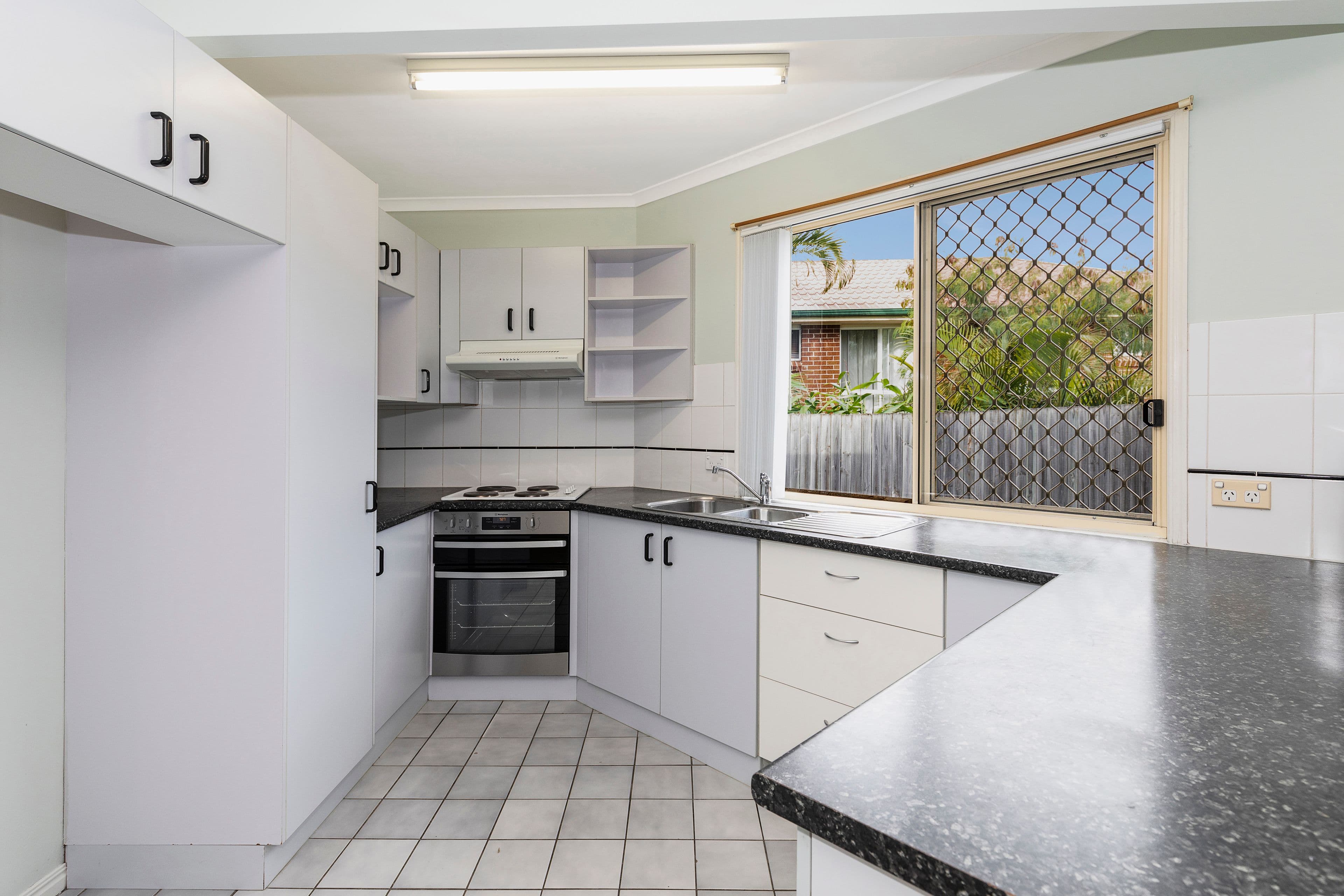 12 Palermo Street, Morningside QLD 4170, Morningside - Thumbnail 2