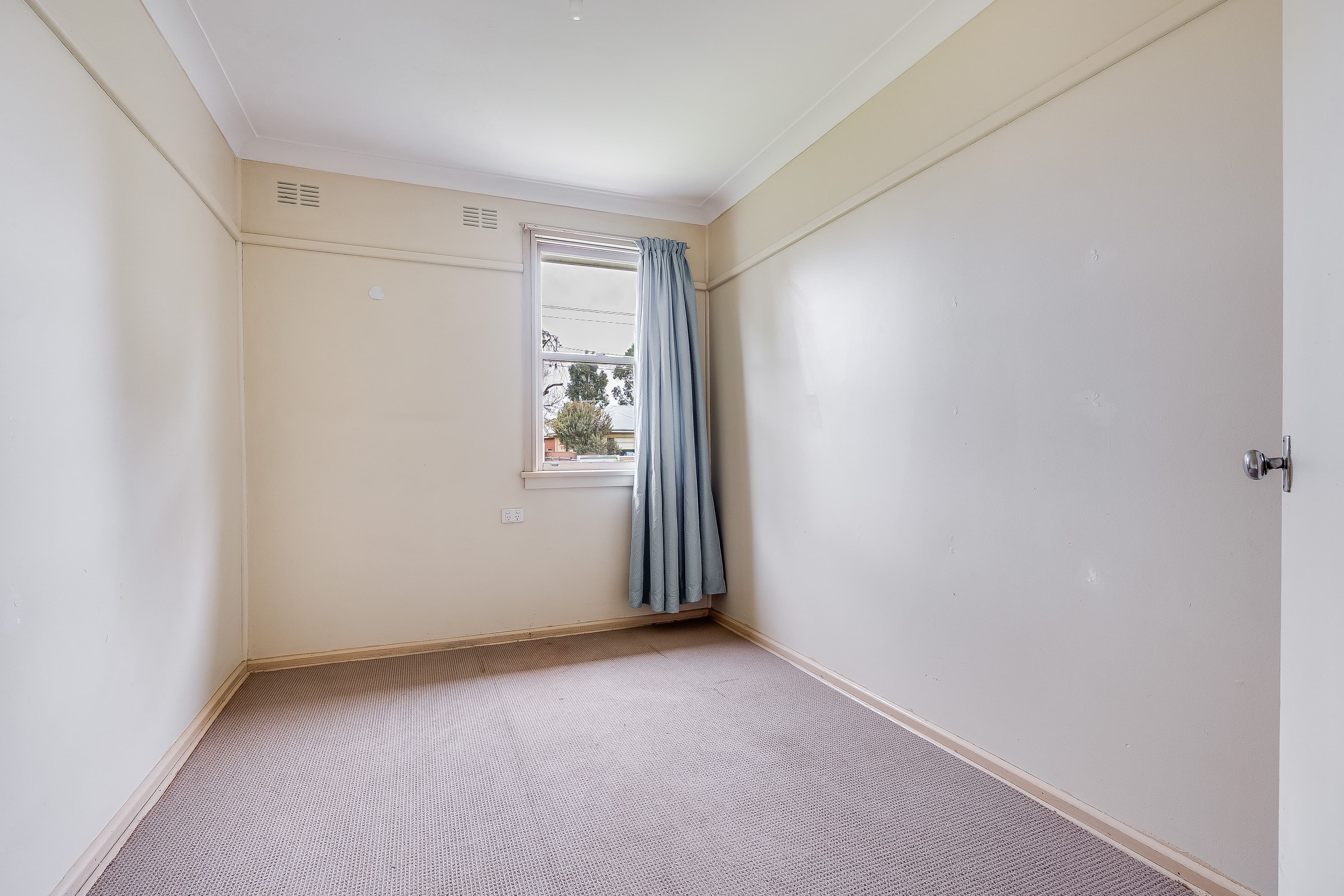 1012 Calimo Street, North Albury NSW 2640, North Albury - Thumbnail 6