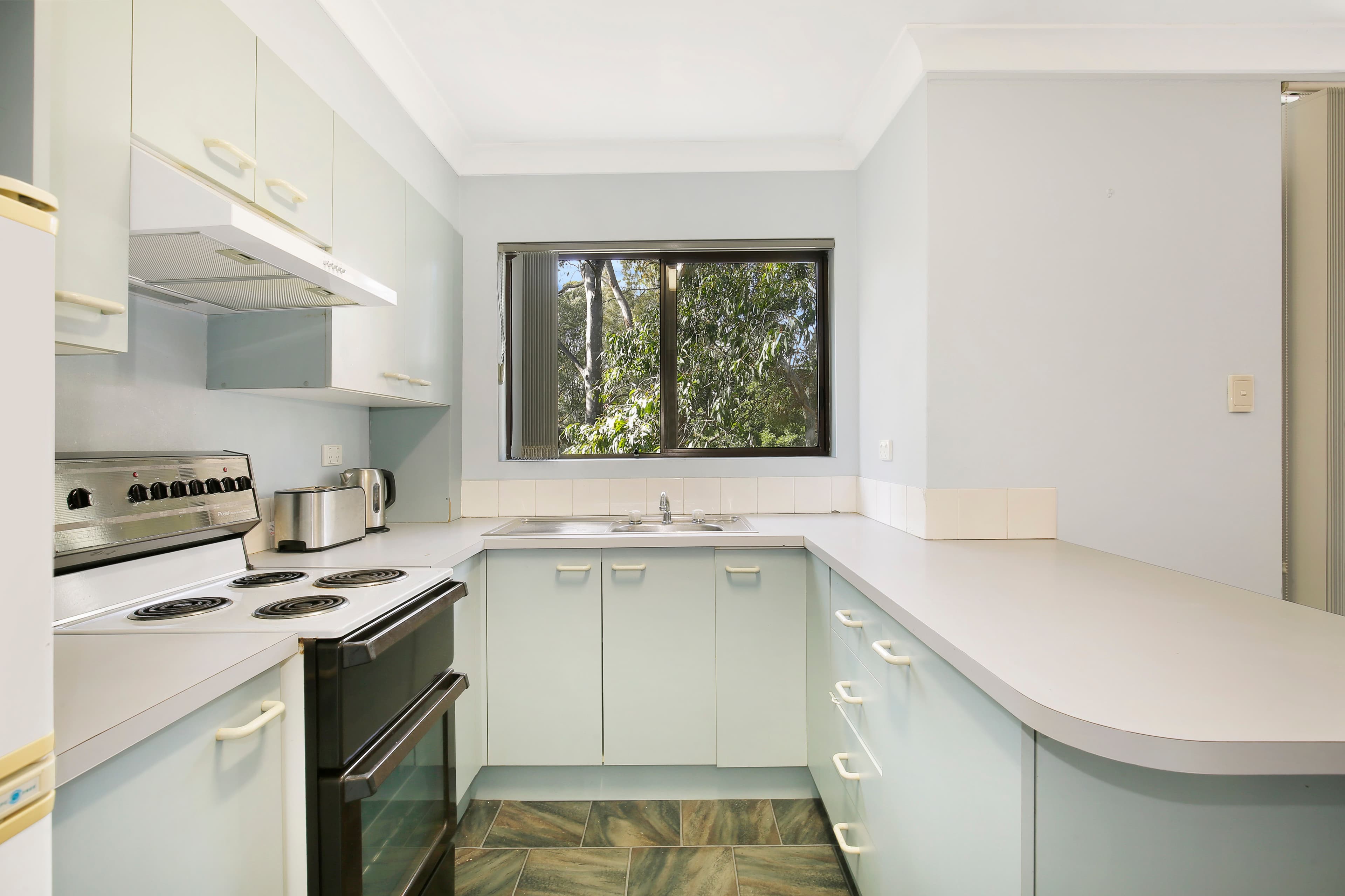 14 Hindmarsh Avenue, North Wollongong NSW 2500, North Wollongong - Thumbnail 2