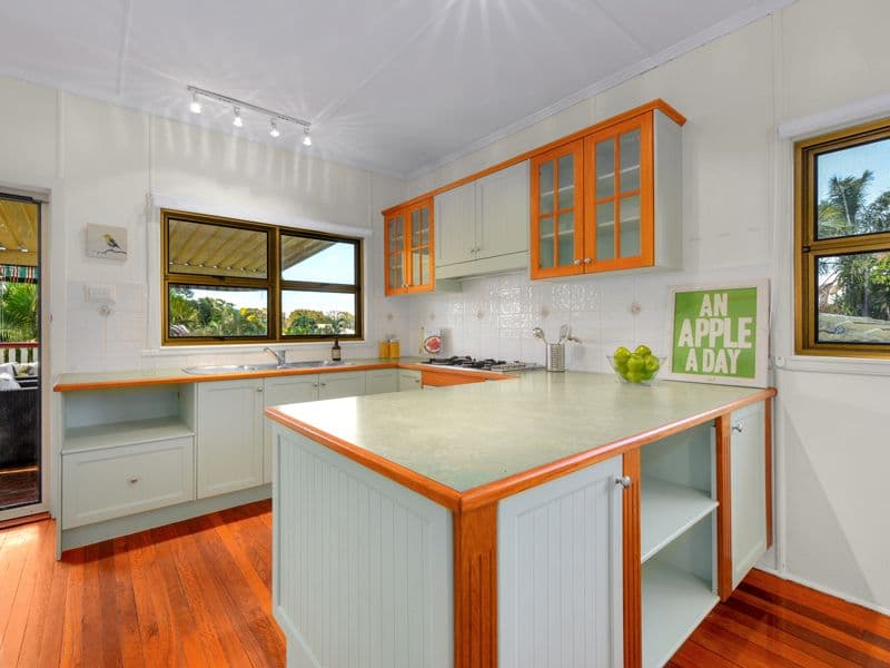 16 Roseneath Parade, Wynnum West QLD 4178, Wynnum West - Thumbnail 4