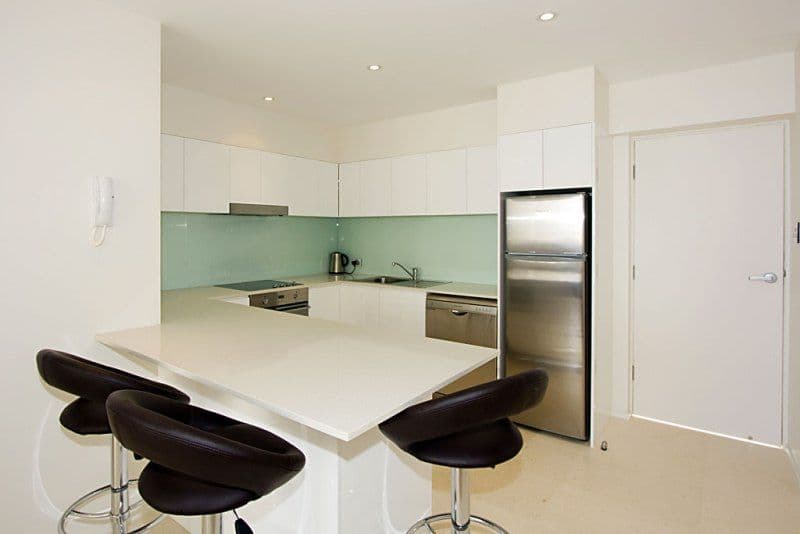 114 'Paradise Towers' 3049 Gold Coast Highway, SURFERS PARADISE QLD 4217, Surfers Paradise - Thumbnail 2