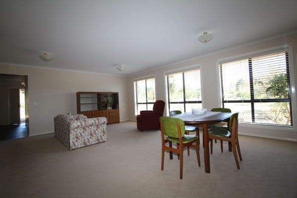 6 John Dwyer, BUNGENDORE NSW 2621, Bungendore - Thumbnail 5