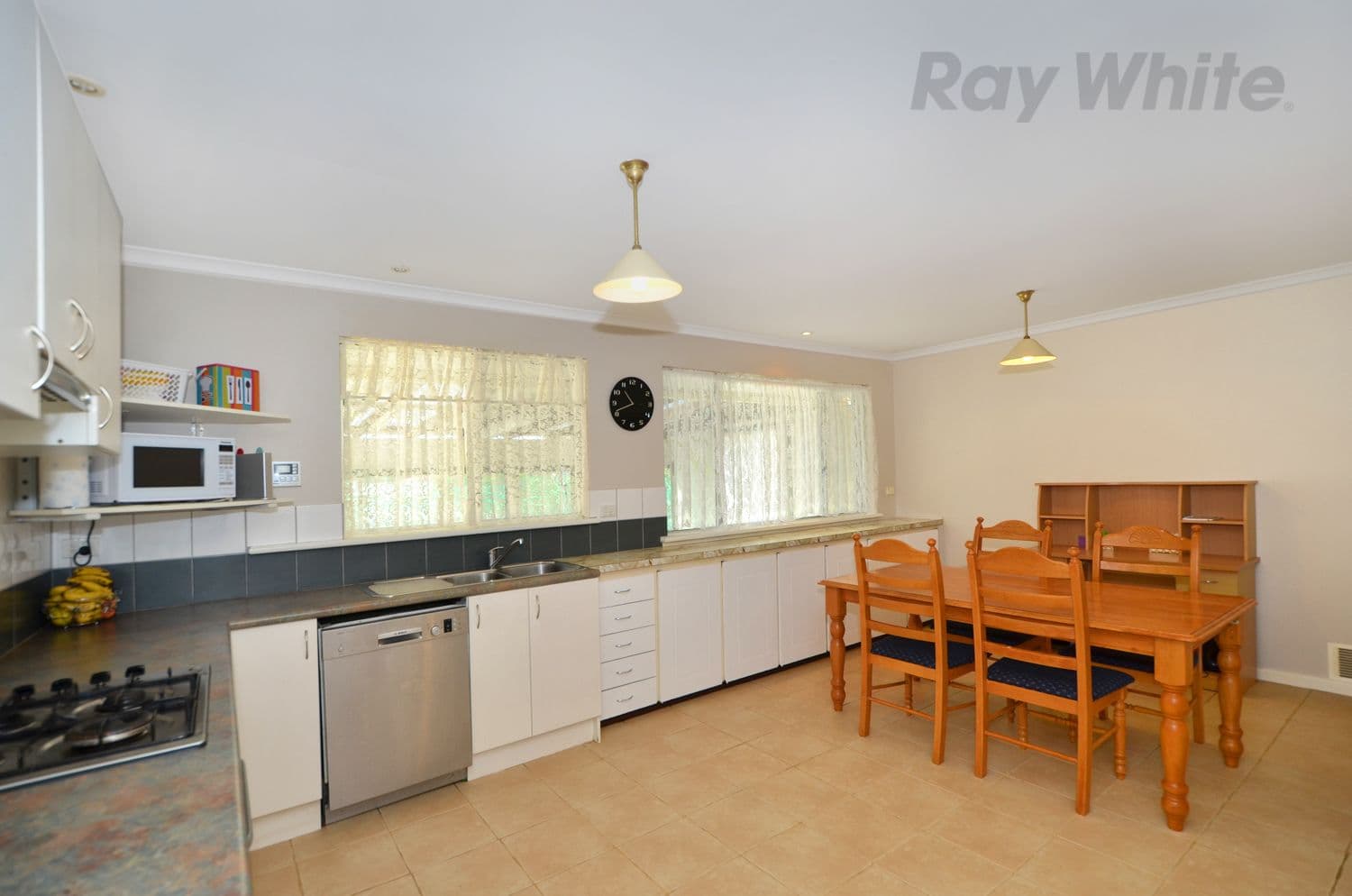 72 McArthur Road, Ivanhoe East, Ivanhoe East - Thumbnail 3