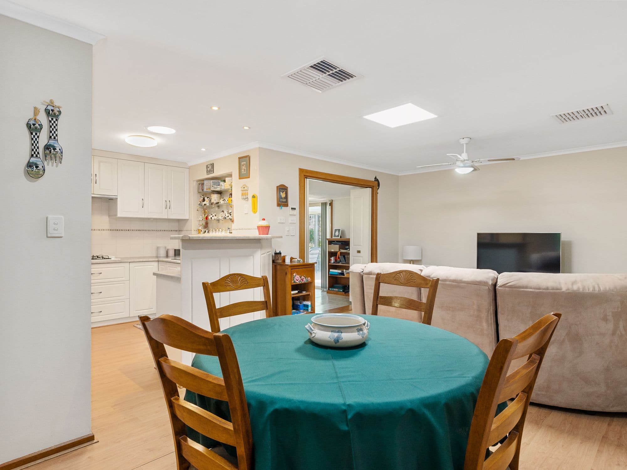 24 Devonshire Crescent, Old Reynella SA 5161, Old Reynella - Thumbnail 4