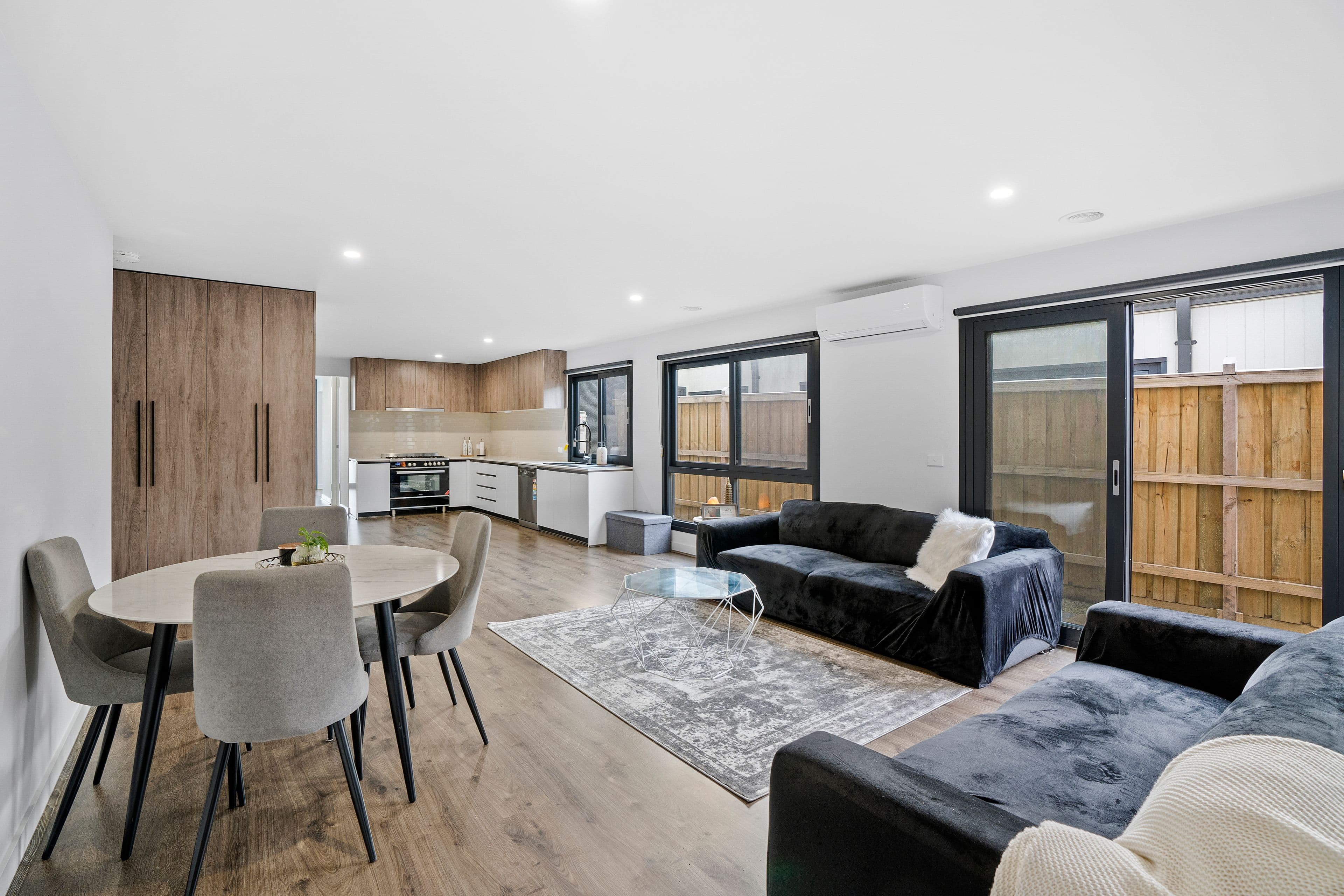 24 Freiberger Grove, Clyde North VIC 3978, Clyde North - Thumbnail 3