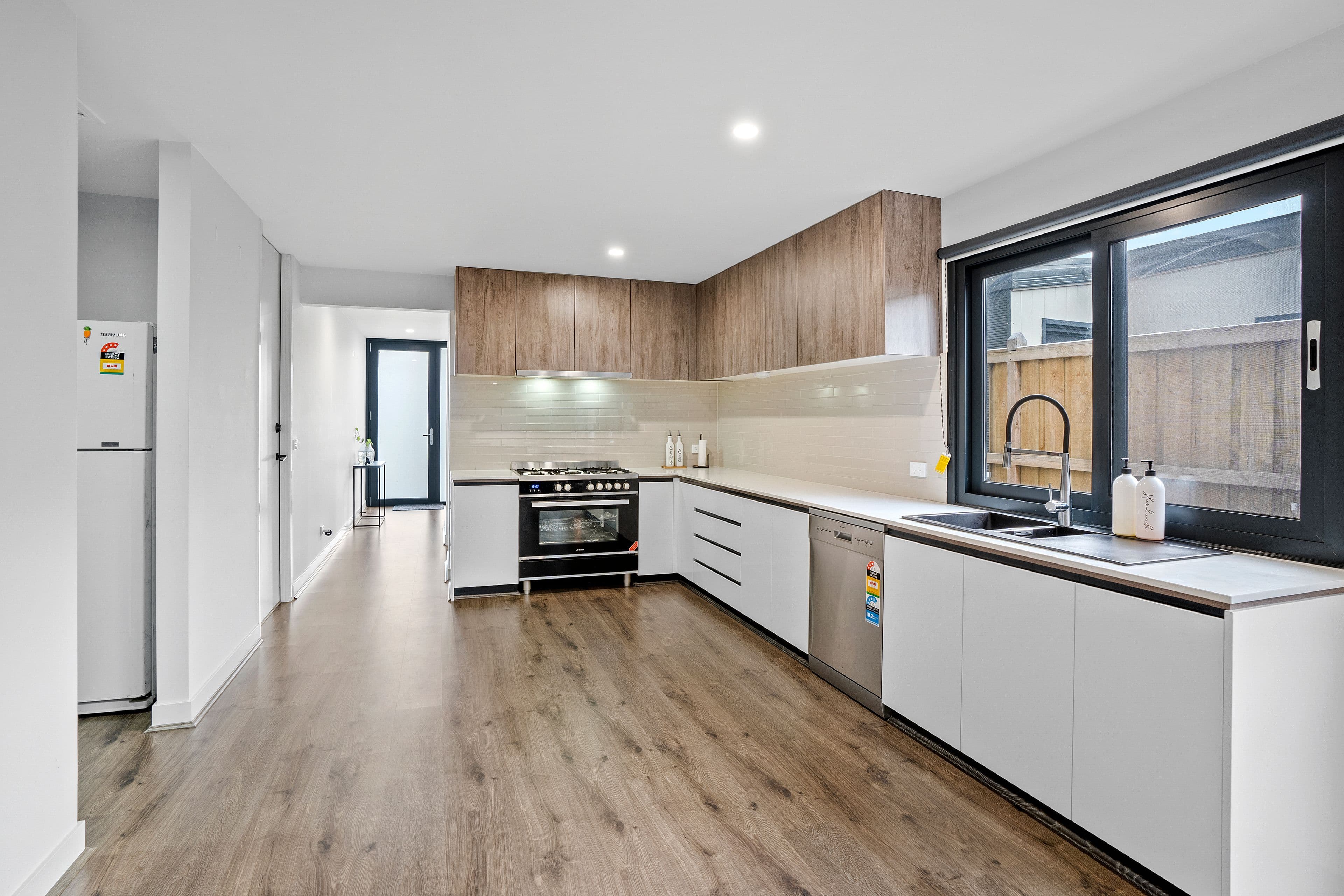 24 Freiberger Grove, Clyde North VIC 3978, Clyde North - Thumbnail 5