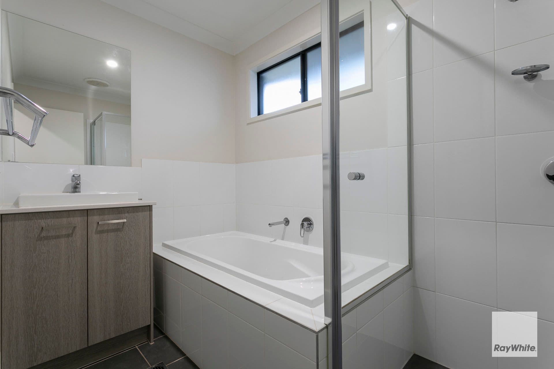 3 Vargon Circuit, Holmview QLD 4207, Holmview - Thumbnail 5