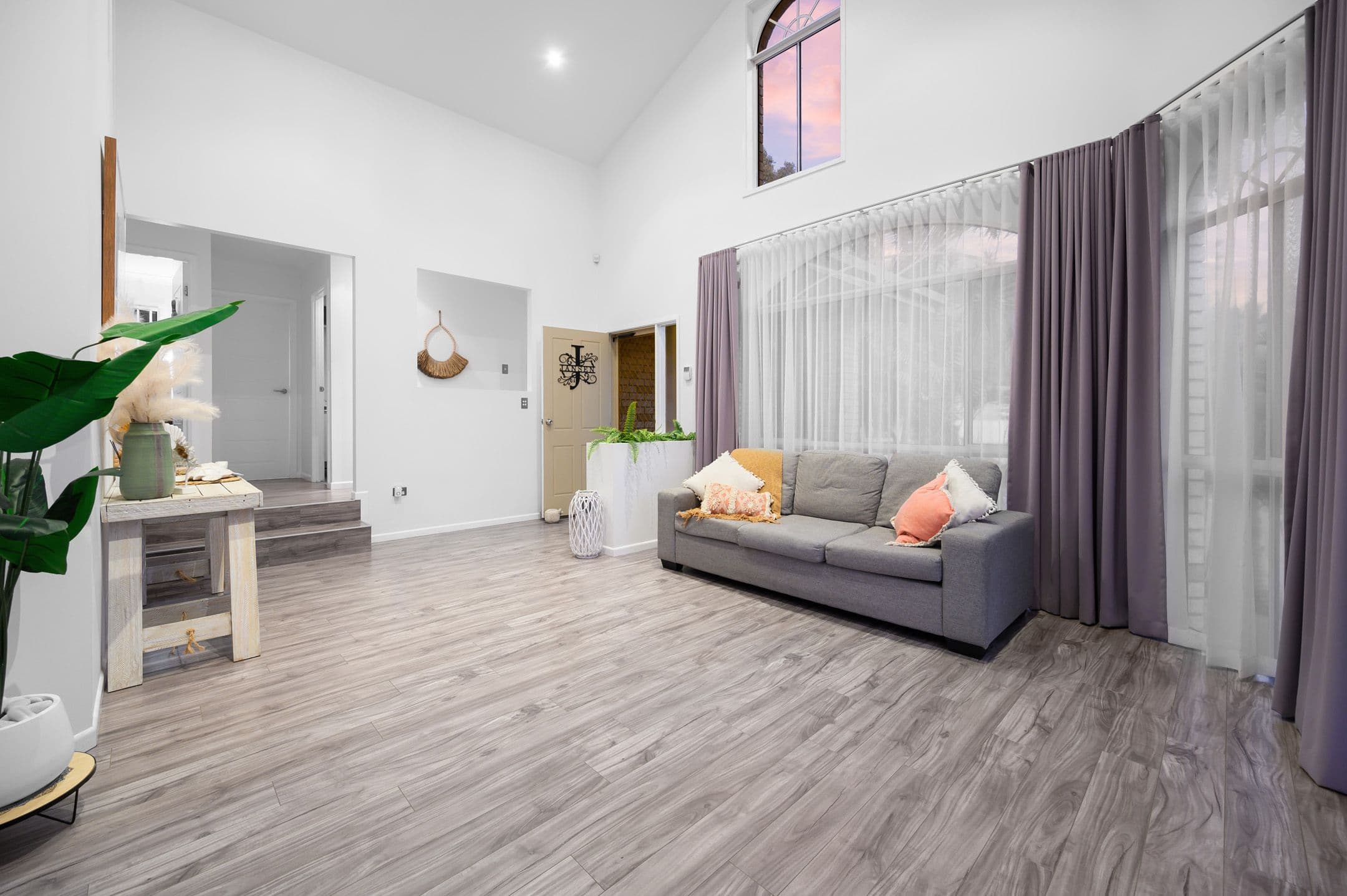 10 York Court, Pacific Pines QLD 4211, Pacific Pines - Thumbnail 5