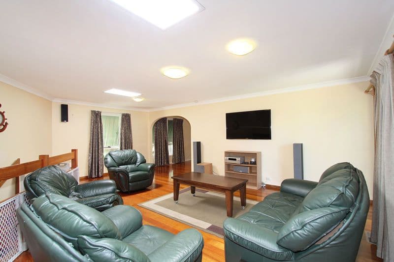 81 Mayfield Drive, MOUNT WAVERLEY VIC 3149, Mount Waverley - Thumbnail 2