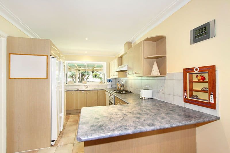 81 Mayfield Drive, MOUNT WAVERLEY VIC 3149, Mount Waverley - Thumbnail 4