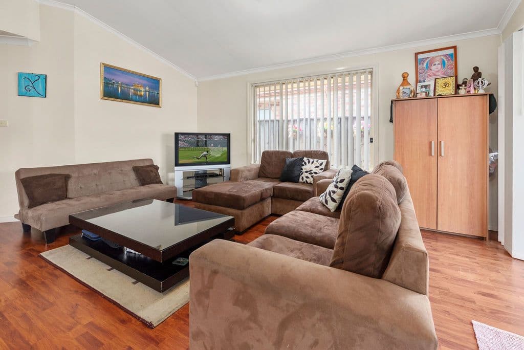 7 Inverell Avenue, Hinchinbrook - Thumbnail 4