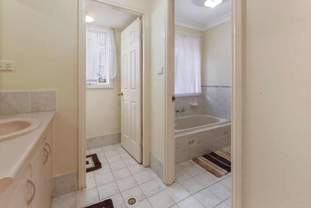 7 Inverell Avenue, Hinchinbrook - Thumbnail 5