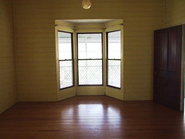 69 Thistle Street, BLACKALL QLD 4472, Blackall - Thumbnail 2