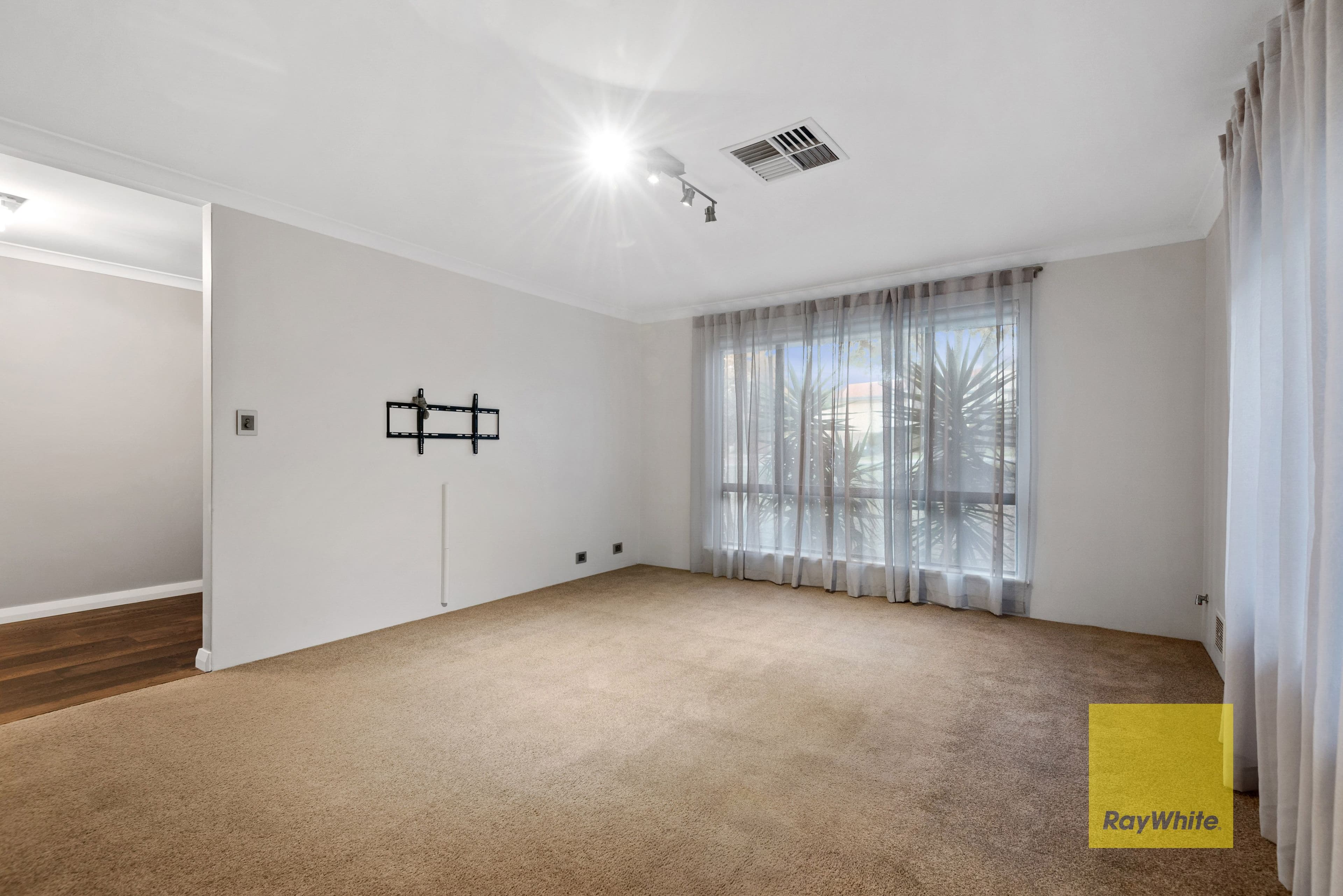 68 Justin Drive, Sorrento WA 6020, Sorrento - Thumbnail 3